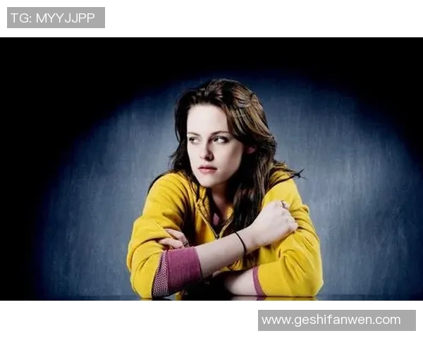 足球明星与美女的浪漫瞬间精彩图片集锦展现魅力与风采